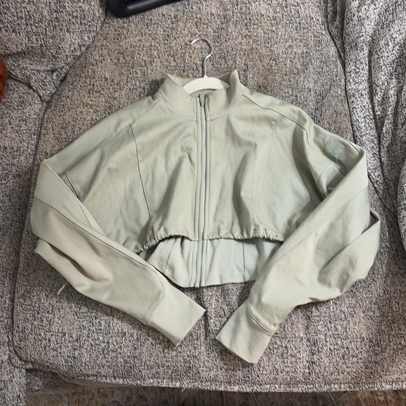 Alo On Point Moto Cropped Jacket - Picture 7 of 8